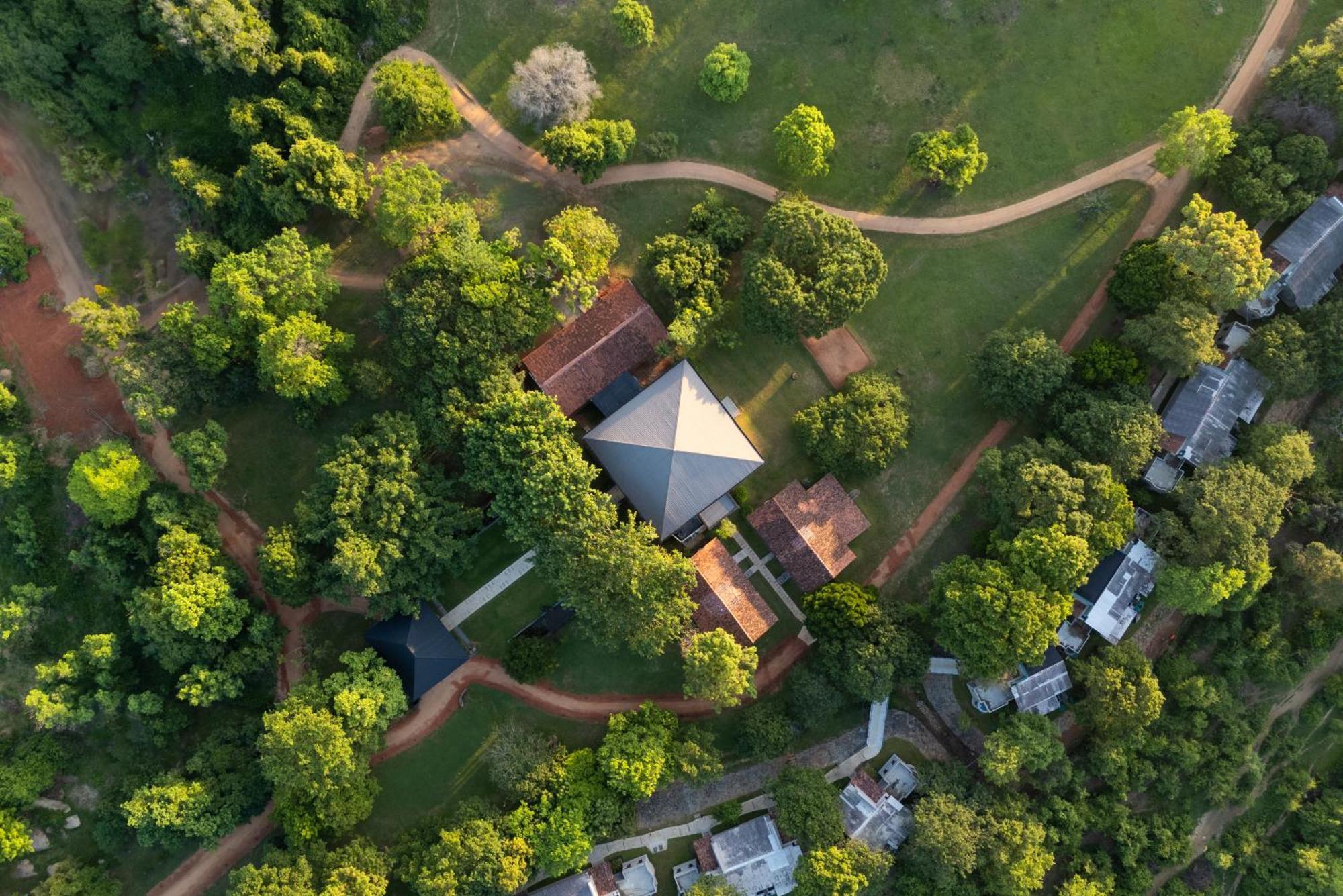 Ayugiri Ayurveda Wellness Resort Sigiriya Exterior foto